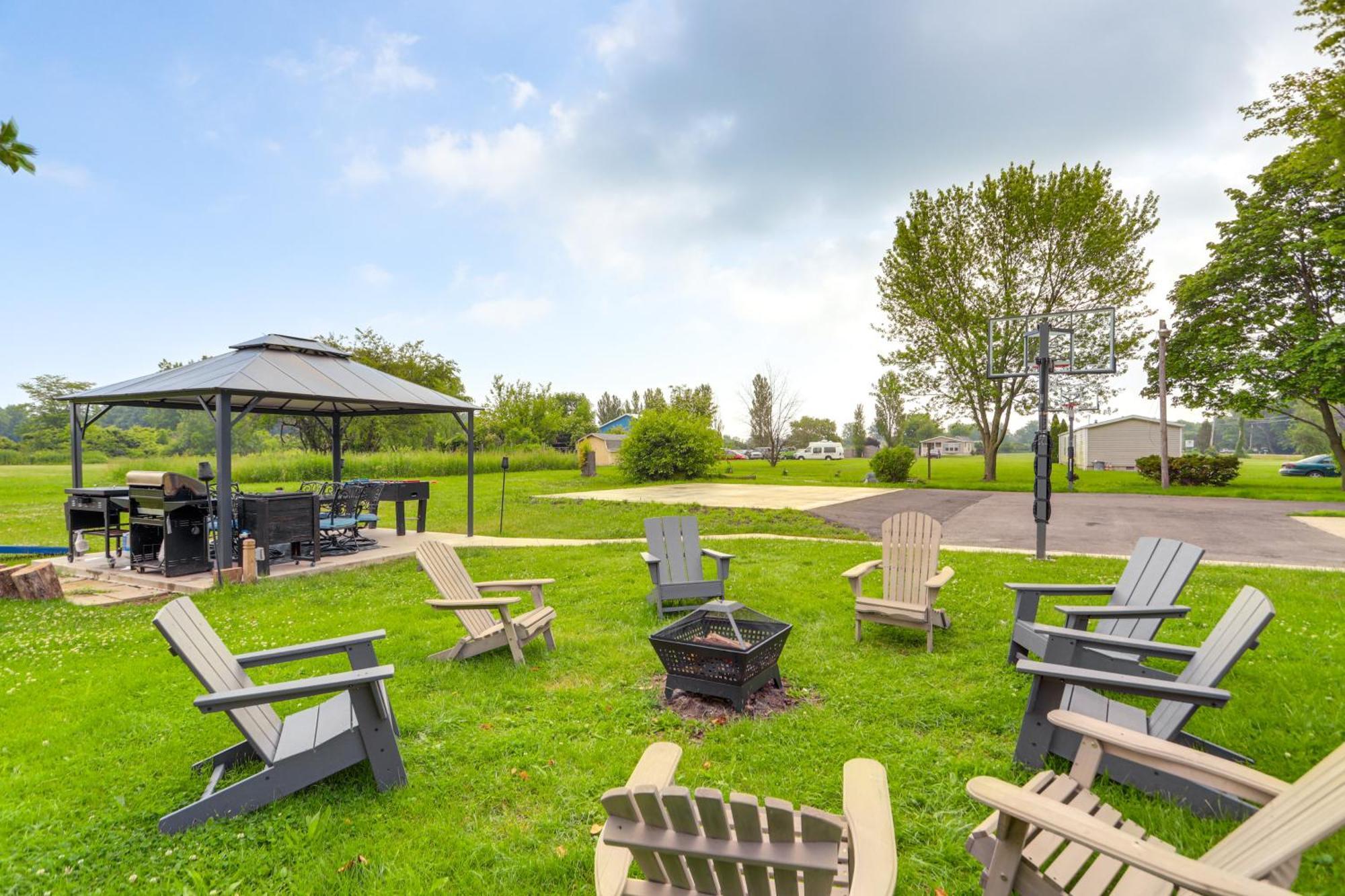 Welcoming Port Clinton Vacation Rental! Exterior photo