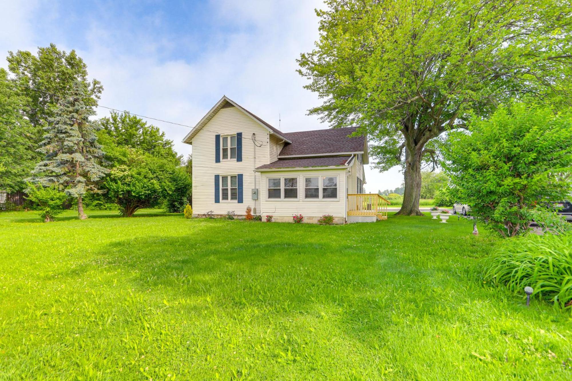Welcoming Port Clinton Vacation Rental! Exterior photo