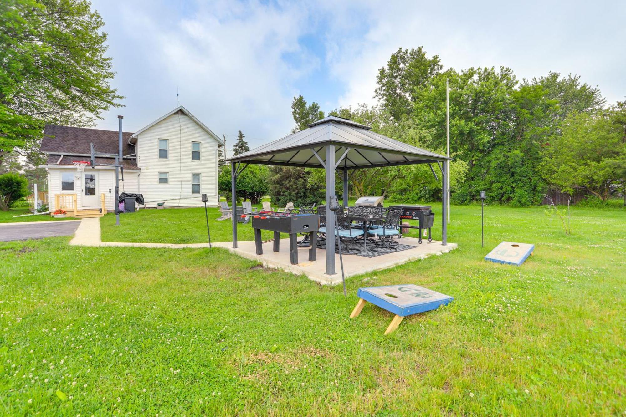 Welcoming Port Clinton Vacation Rental! Exterior photo